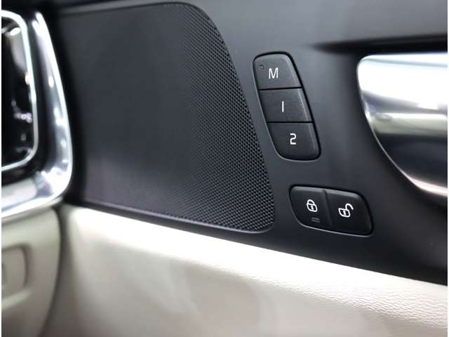 ボルボ Ｖ６０クロスカントリー Ｂ５ ＡＷＤ ４ＷＤ R3年 (近畿) 99