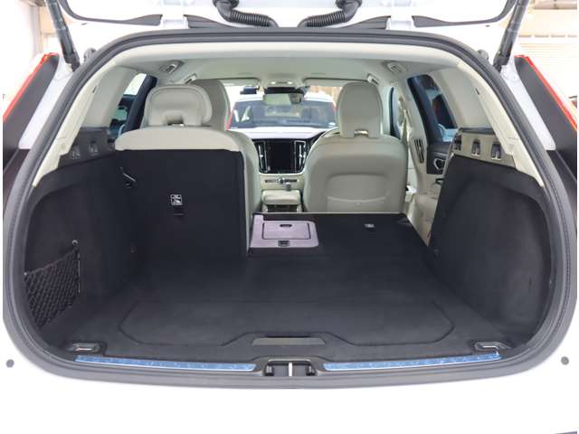 ボルボ Ｖ６０クロスカントリー Ｂ５ ＡＷＤ ４ＷＤ R3年 (近畿) 99