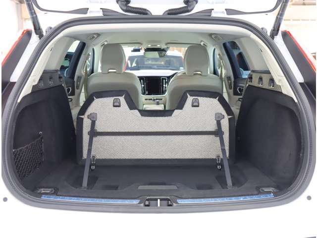 ボルボ Ｖ６０クロスカントリー Ｂ５ ＡＷＤ ４ＷＤ R3年 (近畿) 99