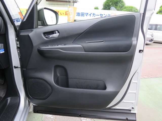 日産 セレナ ２．０ ハイウェイスター H28年 (関東) 99