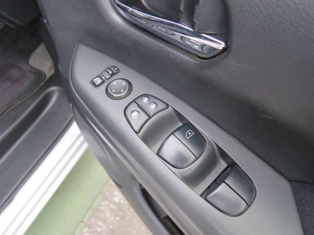 日産 セレナ ２．０ ハイウェイスター H28年 (関東) 99