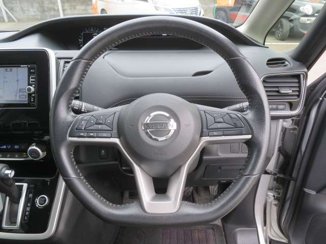 日産 セレナ ２．０ ハイウェイスター H28年 (関東) 99