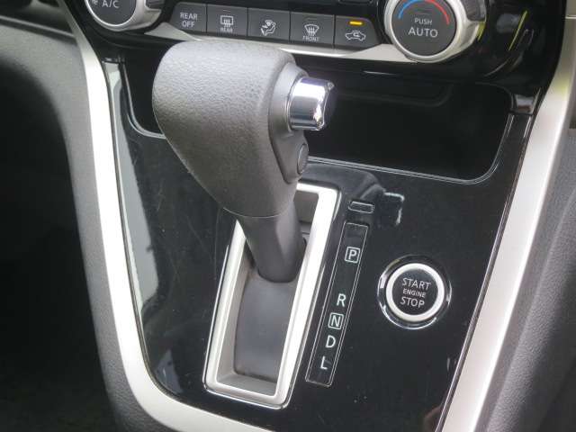 日産 セレナ ２．０ ハイウェイスター H28年 (関東) 99