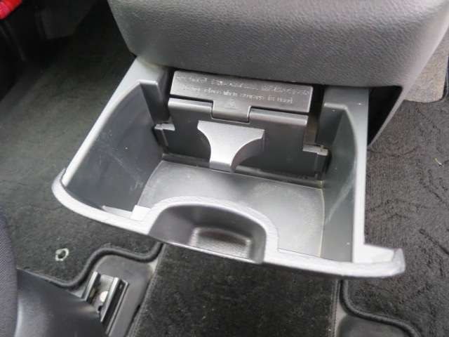 日産 セレナ ２．０ ハイウェイスター H28年 (関東) 99