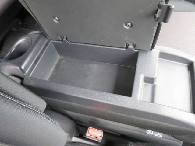 日産 セレナ ２．０ ハイウェイスター H28年 (関東) 99