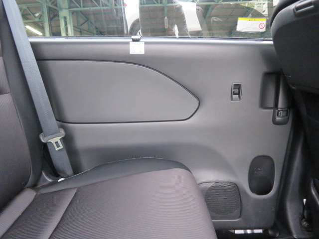 日産 セレナ ２．０ ハイウェイスター H28年 (関東) 99