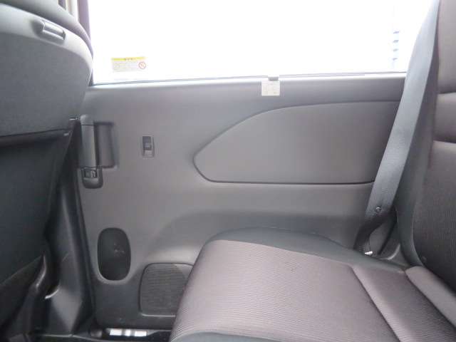 日産 セレナ ２．０ ハイウェイスター H28年 (関東) 99