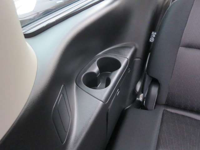 日産 セレナ ２．０ ハイウェイスター H28年 (関東) 99