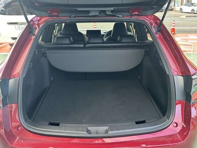 トヨタ カローラ　ツーリング　ハイブリッド １．８ ハイブリッド ＷＸＢ R5年 (東海) 99