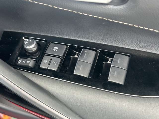 トヨタ カローラ　ツーリング　ハイブリッド １．８ ハイブリッド ＷＸＢ R5年 (東海) 99