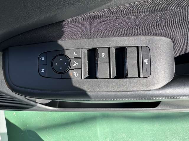 日産 ノート １．２ Ｘ R6年 (東海) 99