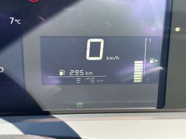 日産 ノート １．２ Ｘ R6年 (東海) 99