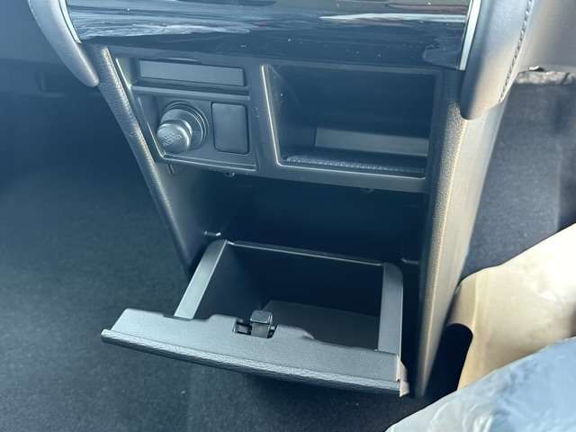 三菱 デリカ　Ｄ：５ ２．２ Ｐ ディーゼルターボ ４ＷＤ R6年 (東海) 99