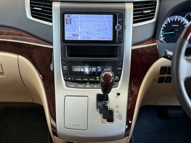 トヨタ アルファード ２．４ ２４０Ｘ ４ＷＤ H25年 () 99