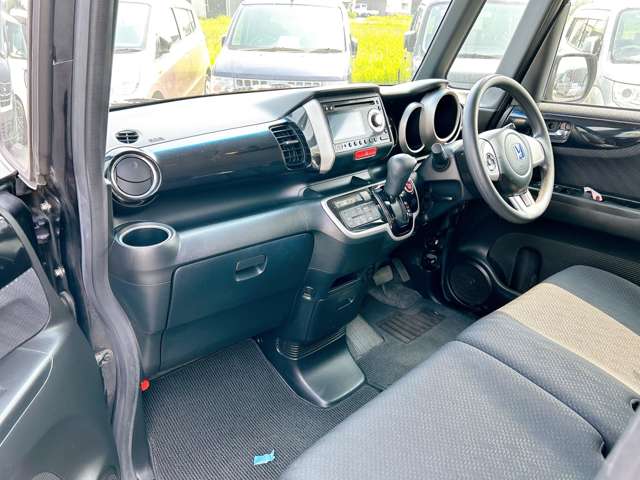 ホンダ Ｎ　ＢＯＸ ６６０ カスタムＧ Ｌパッケージ H24年 (九州・沖縄) 99