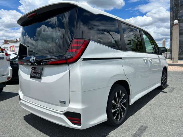 トヨタ ノア １．８ ハイブリッド Ｚ R7年 (九州・沖縄) 99