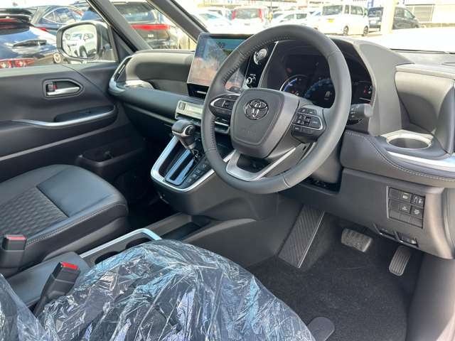 トヨタ ノア １．８ ハイブリッド Ｚ R7年 (九州・沖縄) 99