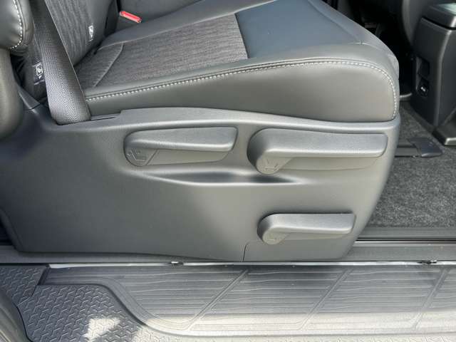 トヨタ ノア １．８ ハイブリッド Ｚ R7年 (九州・沖縄) 99