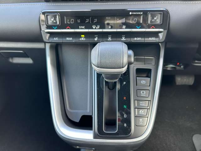 トヨタ ノア １．８ ハイブリッド Ｚ R7年 (九州・沖縄) 99