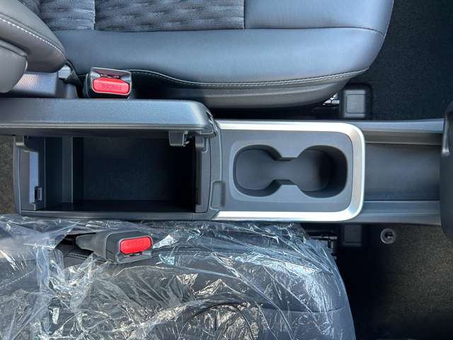 トヨタ ノア １．８ ハイブリッド Ｚ R7年 (九州・沖縄) 99