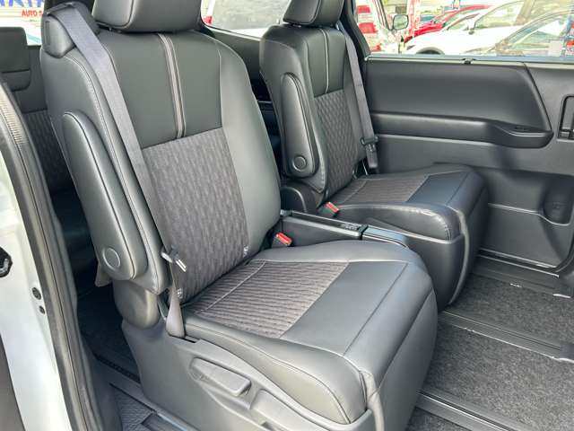 トヨタ ノア １．８ ハイブリッド Ｚ R7年 (九州・沖縄) 99