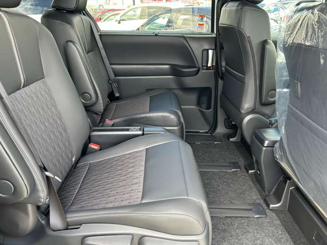 トヨタ ノア １．８ ハイブリッド Ｚ R7年 (九州・沖縄) 99