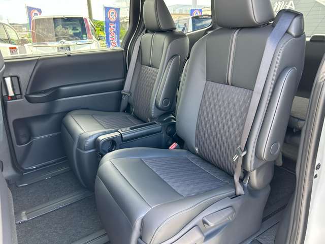 トヨタ ノア １．８ ハイブリッド Ｚ R7年 (九州・沖縄) 99