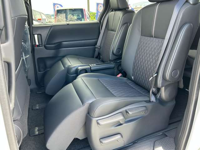 トヨタ ノア １．８ ハイブリッド Ｚ R7年 (九州・沖縄) 99