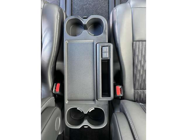 トヨタ ノア １．８ ハイブリッド Ｚ R7年 (九州・沖縄) 99