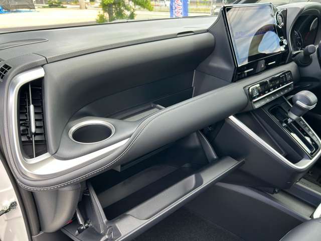 トヨタ ノア １．８ ハイブリッド Ｚ R7年 (九州・沖縄) 99