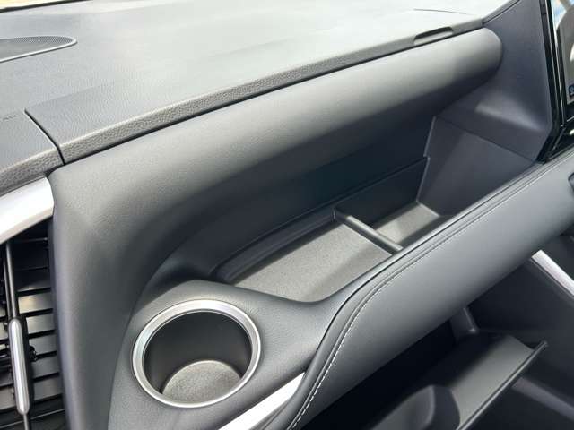 トヨタ ノア １．８ ハイブリッド Ｚ R7年 (九州・沖縄) 99