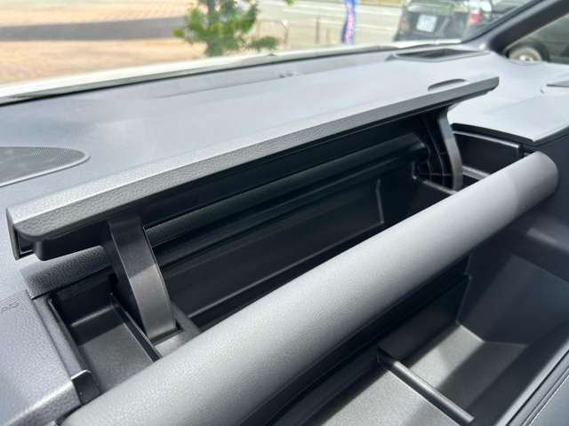 トヨタ ノア １．８ ハイブリッド Ｚ R7年 (九州・沖縄) 99