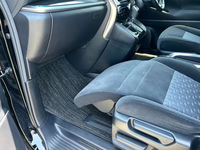 トヨタ ヴェルファイア ２．５ Ｚ Ａエディション H29年 (九州・沖縄) 99