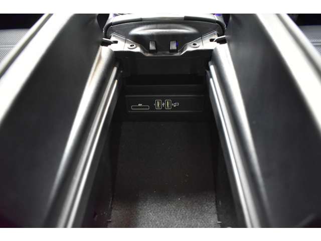 ＡＭＧ Ｅクラス Ｅ５３ ４マチックプラス （ＩＳＧ搭載モデル） ４ＷＤ R1年 (関東) 99