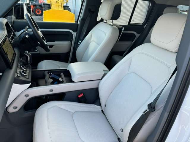 ランドローバー ディフェンダー １３０ ローンチ エディション ディーゼルターボ ４ＷＤ R5年 (北海道) 99