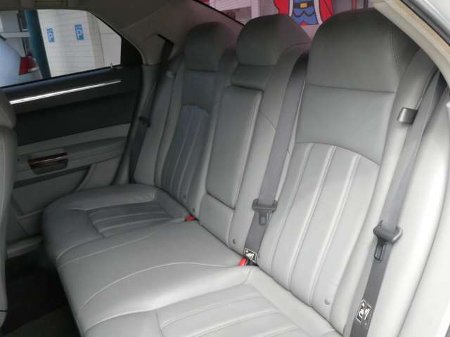 クライスラー ３００Ｃ ５．７　ＨＥＭＩ H17年 (関東) 99