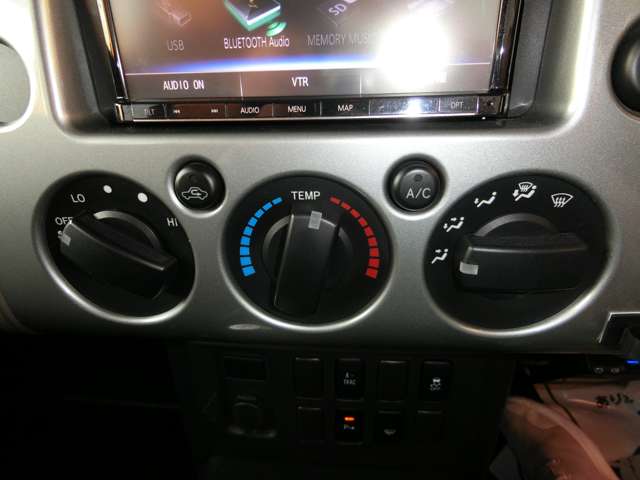 トヨタ ＦＪ　クルーザー ４．０ ４ＷＤ H23年 (中国) 99