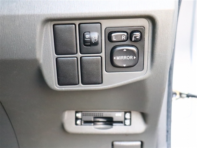 トヨタ プリウス １．８ Ｓ H24年 (関東) 99