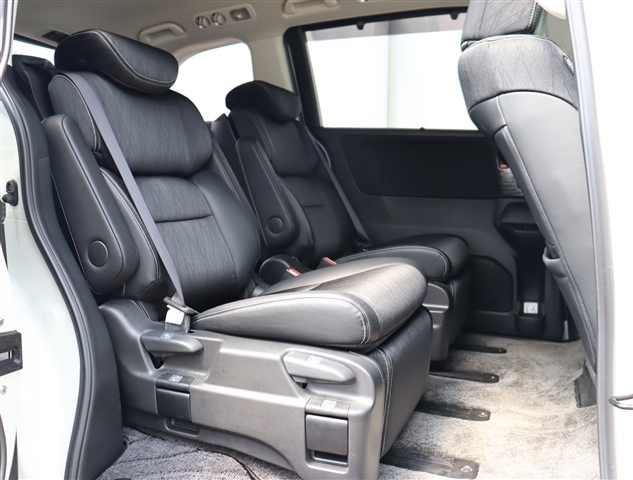 ホンダ オデッセイ　ハイブリッド ２．０ ハイブリッド アブソルート ホンダセンシング ＥＸパッケージ H28年 (関東) 99