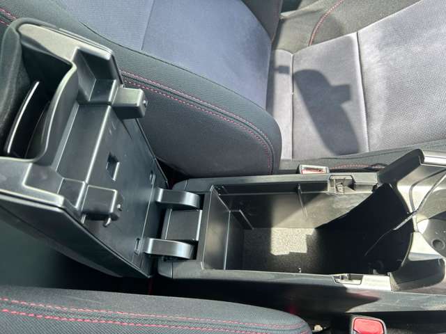 トヨタ プリウス １．８ Ｓ ツーリングセレクション Ｇ'Ｓ H25年 (中国) 99