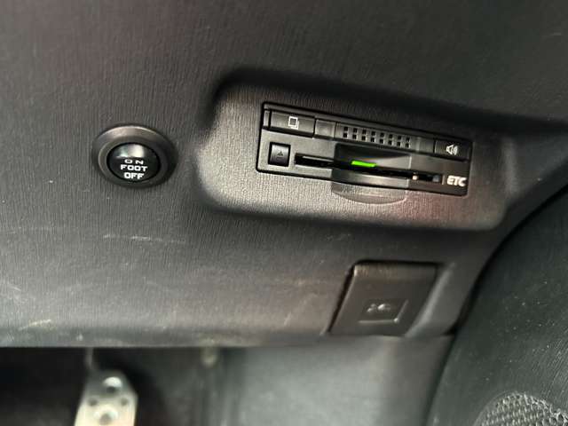 トヨタ プリウス １．８ Ｓ ツーリングセレクション Ｇ'Ｓ H25年 (中国) 99