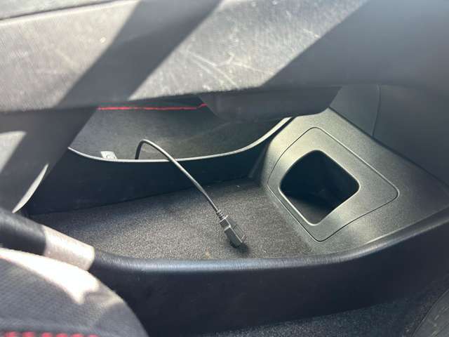 トヨタ プリウス １．８ Ｓ ツーリングセレクション Ｇ'Ｓ H25年 (中国) 99