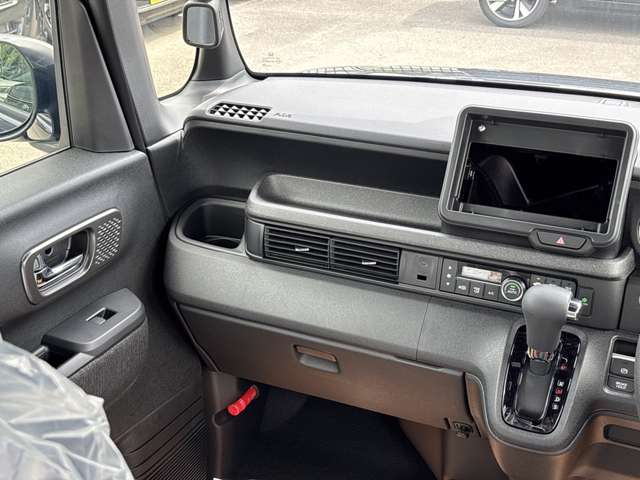 ホンダ Ｎ　ＢＯＸ カスタム ６６０ R7年 (近畿) 99