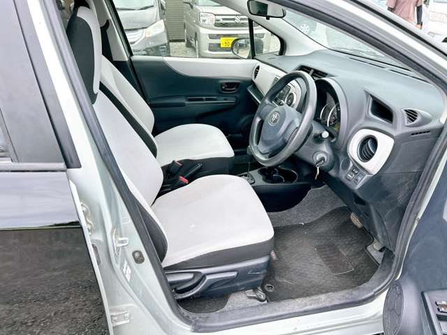 トヨタ ヴィッツ １．０ Ｆ H25年 (九州・沖縄) 99
