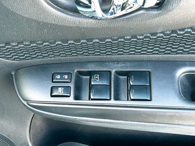 日産 ノート １．２ Ｘ H25年 (九州・沖縄) 99