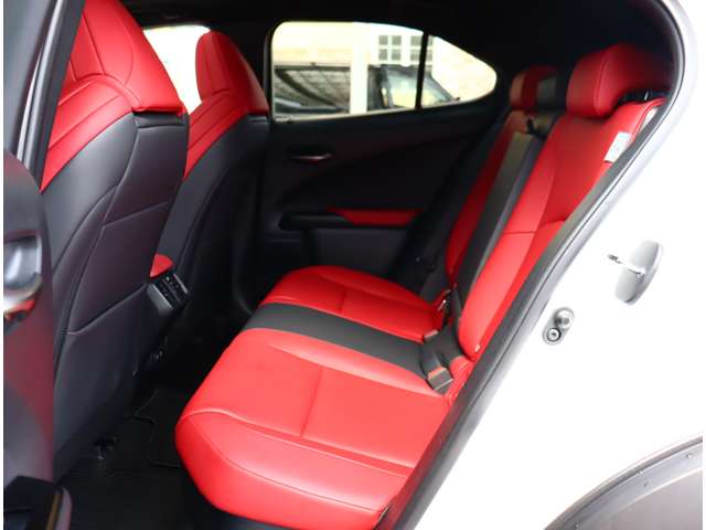 レクサス ＵＸ２５０ｈ ２５０Ｈ Ｆスポーツ ４ＷＤ R1年 (関東) 99