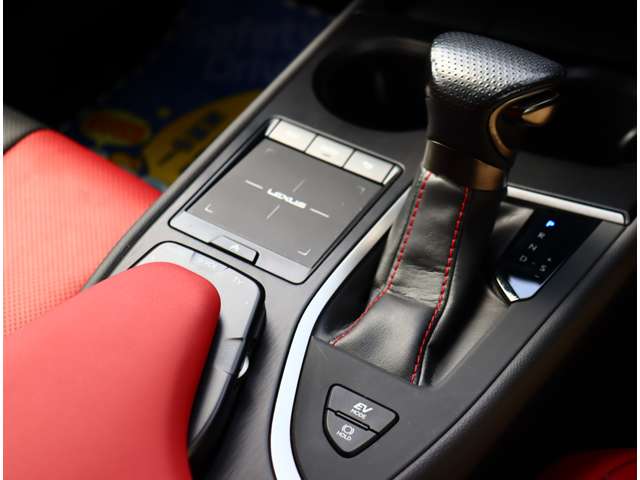 レクサス ＵＸ２５０ｈ ２５０Ｈ Ｆスポーツ ４ＷＤ R1年 (関東) 99