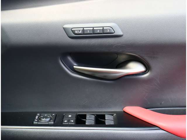 レクサス ＵＸ２５０ｈ ２５０Ｈ Ｆスポーツ ４ＷＤ R1年 (関東) 99