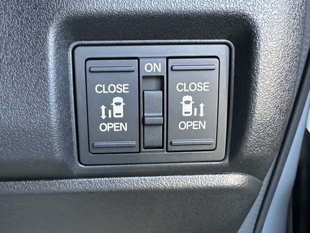 ホンダ Ｎ　ＢＯＸ カスタム ６６０ ターボ コーディネートスタイル ２トーン R7年 (東海) 99