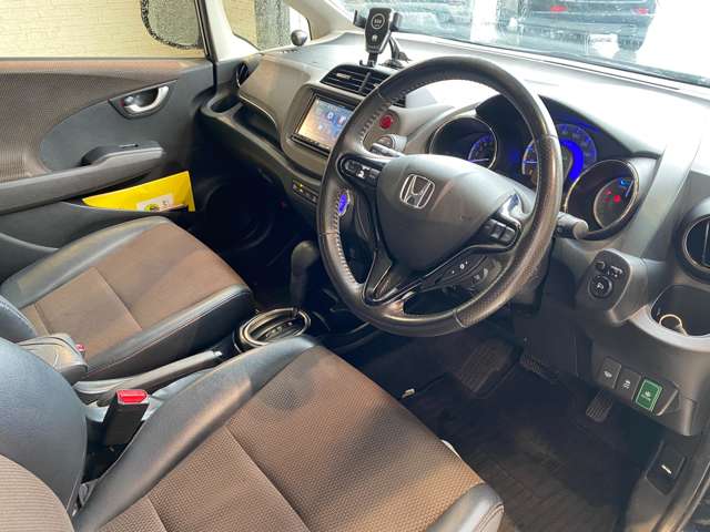 ホンダ フィット　シャトル　ハイブリッド １．３ スマートセレクション H24年 (九州・沖縄) 99